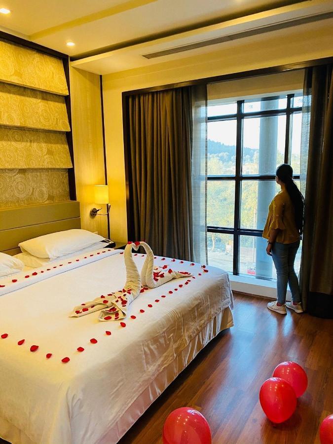Four Points By Sheraton Srinagar Exteriér fotografie
