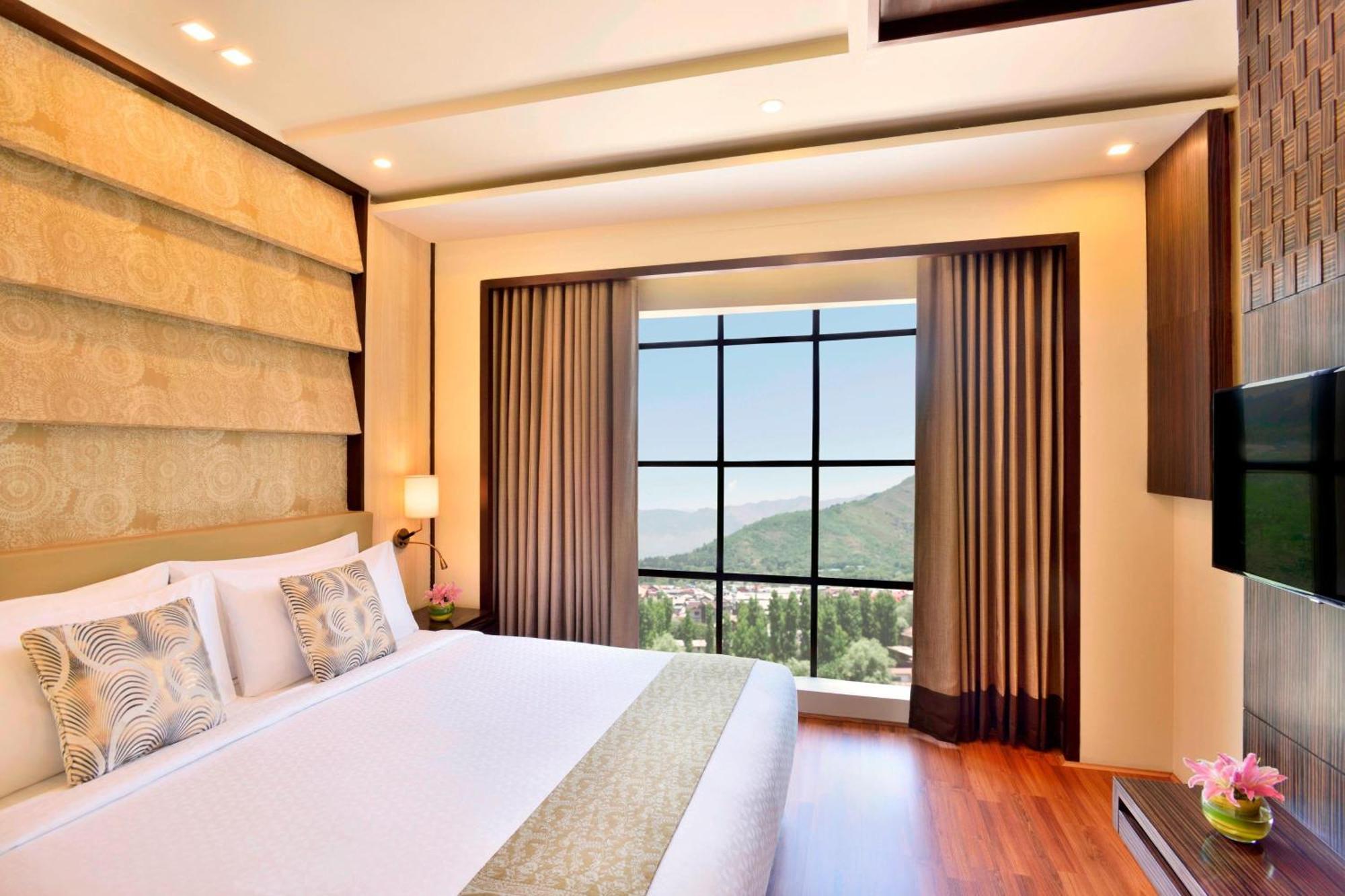 Four Points By Sheraton Srinagar Exteriér fotografie