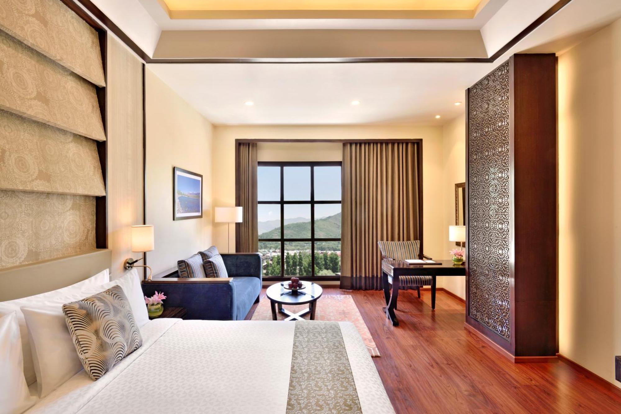 Four Points By Sheraton Srinagar Exteriér fotografie
